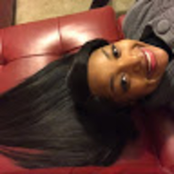 Meet your Posher, Miss - Picture 1 of 1